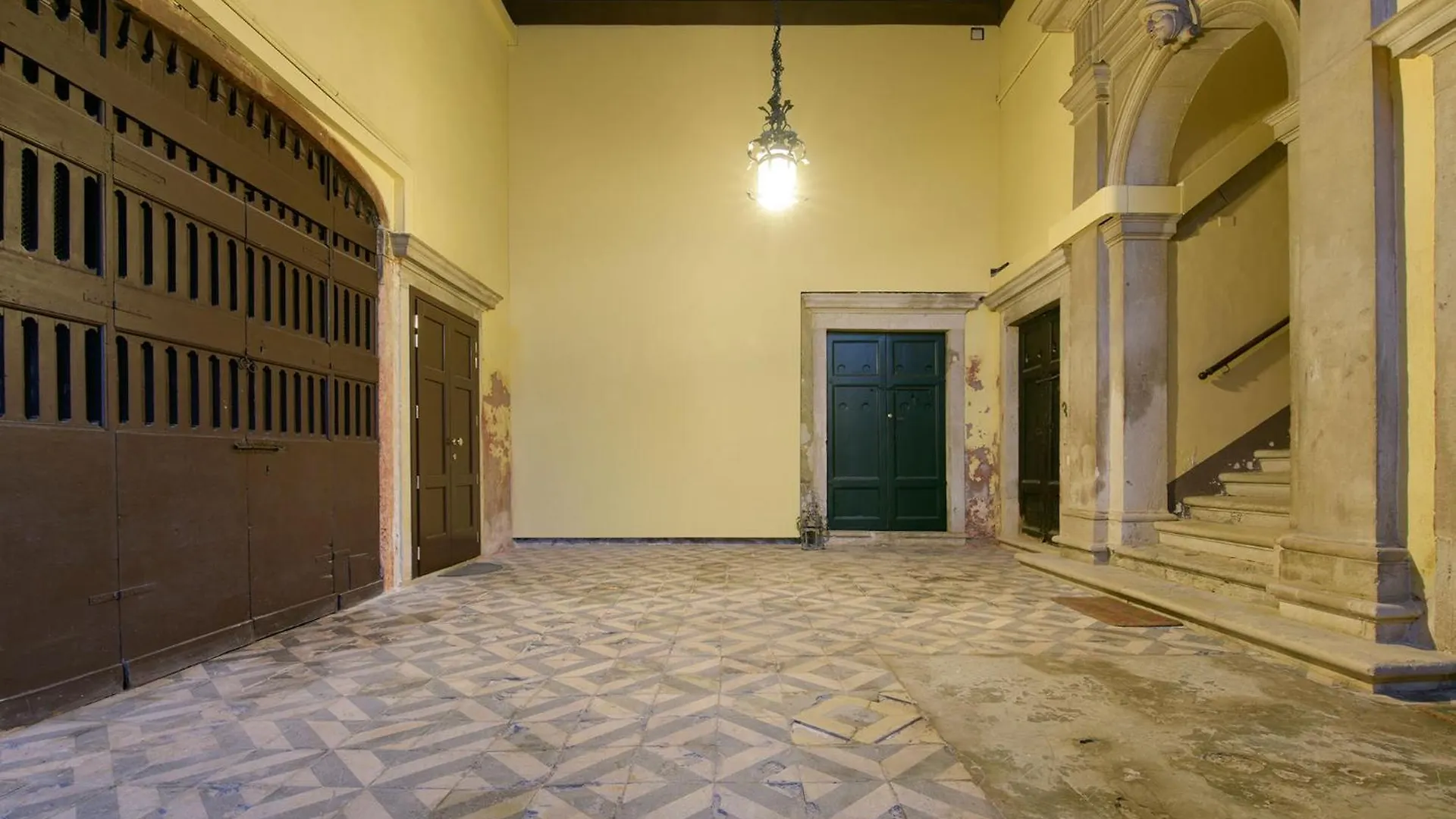 Queen Home Wally For Long Stay Venice Apartment